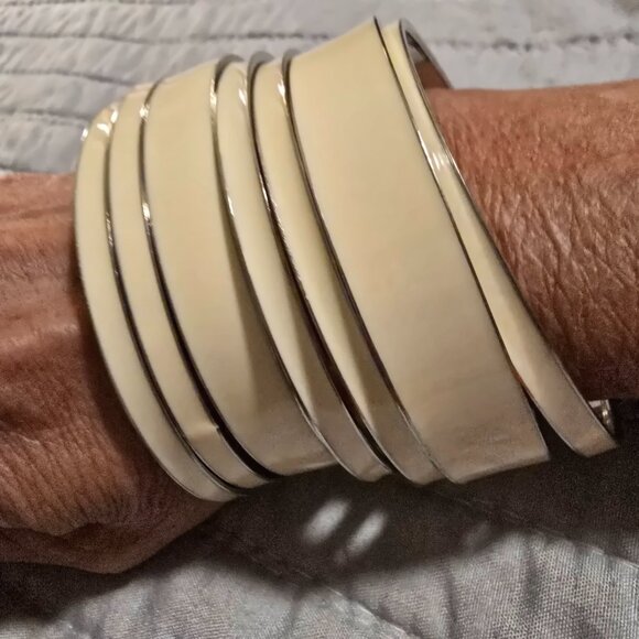 Set of 7 Creme Bangle Bracelets Haute by Treska NWT - Picture 12 of 13